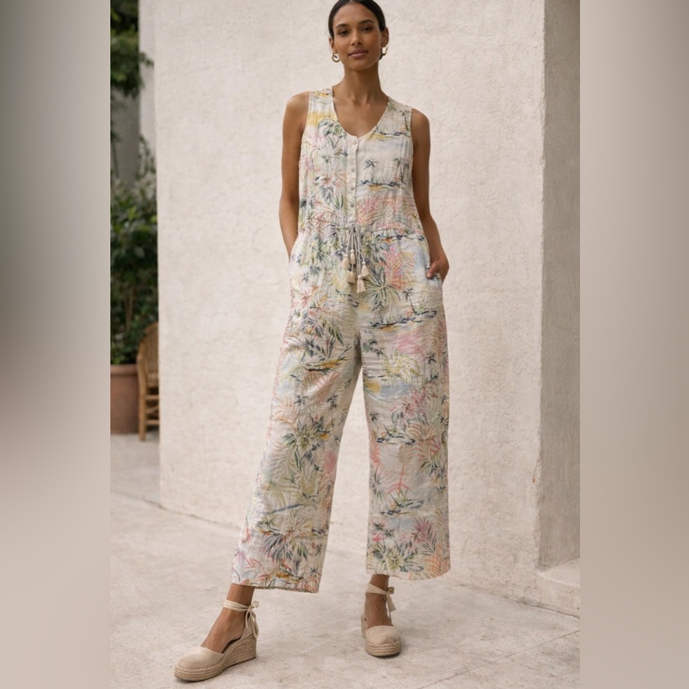 Johnny Was one of a kind 🌴beach scene Jumpsuit